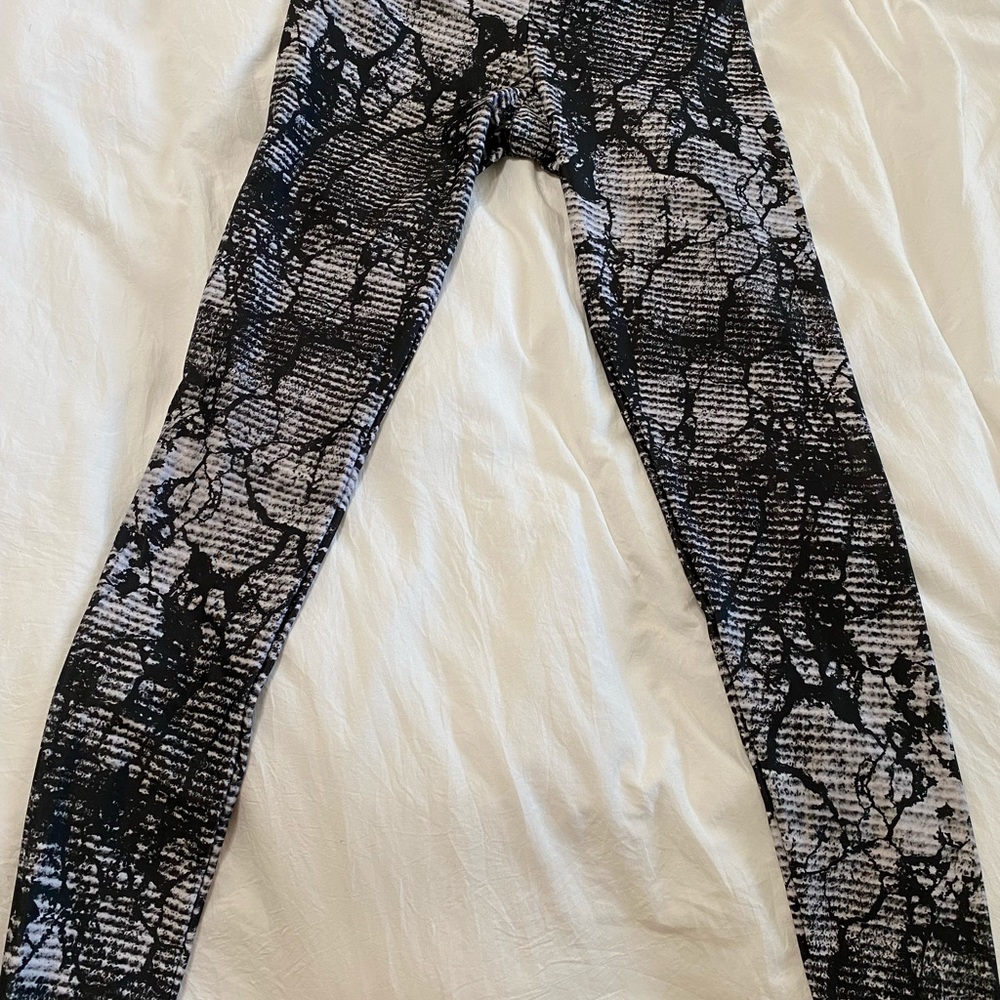 Onzie Leggings